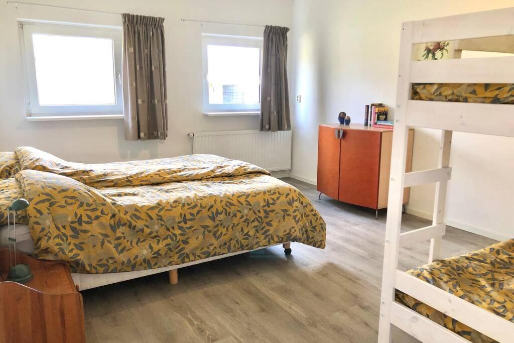 Vakantiebungalow in bosrijke omgeving Luttenberg Villa Buitenkant foto
