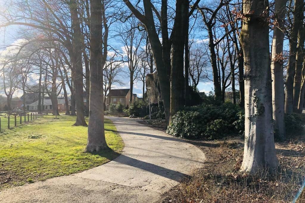 Vakantiebungalow in bosrijke omgeving Luttenberg Villa Buitenkant foto