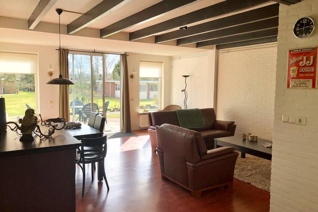 Vakantiebungalow in bosrijke omgeving Luttenberg Villa Buitenkant foto